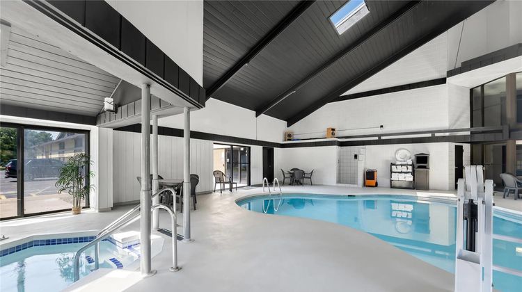 Quality Inn & Suites Black River Falls Pool