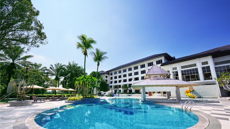 Glenmarie Hotel and Golf Resort Pool