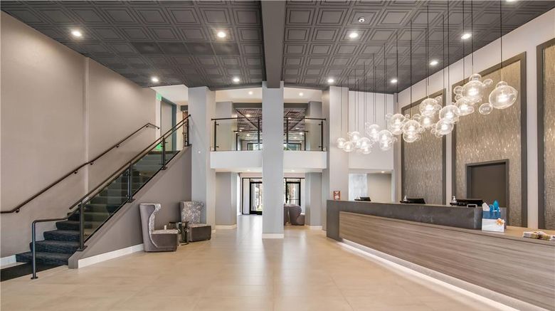 <b>Hourglass Hotel, Trademark Collection Lobby</b>. Images powered by <a href="https://iceportal.shijigroup.com/" title="IcePortal" target="_blank">IcePortal</a>.