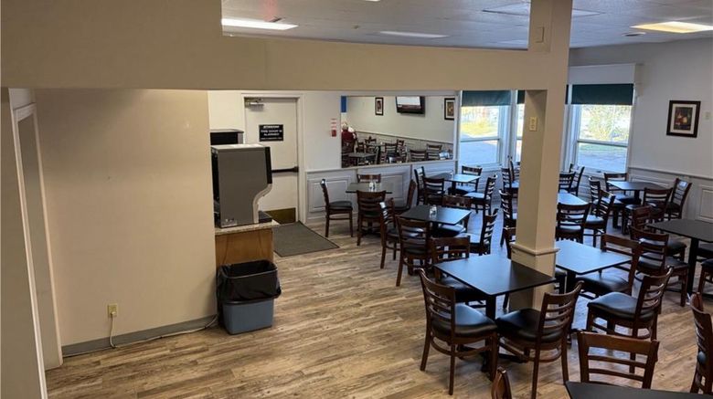 <b>SureStay by Best Western Brockville Restaurant</b>. Images powered by <a href="https://iceportal.shijigroup.com/" title="IcePortal" target="_blank">IcePortal</a>.