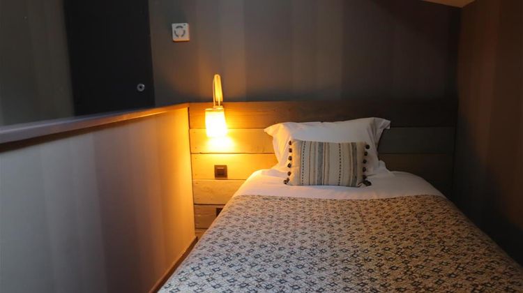 Alexandra Hotel Room