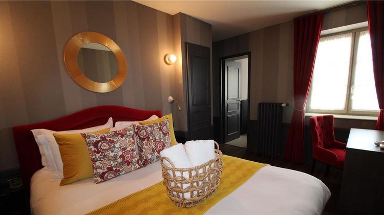 Alexandra Hotel Room