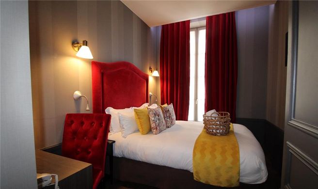 Alexandra Hotel Room