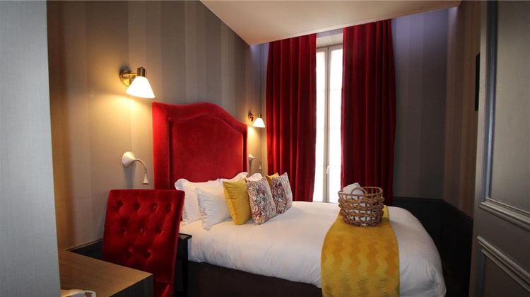 Alexandra Hotel Room