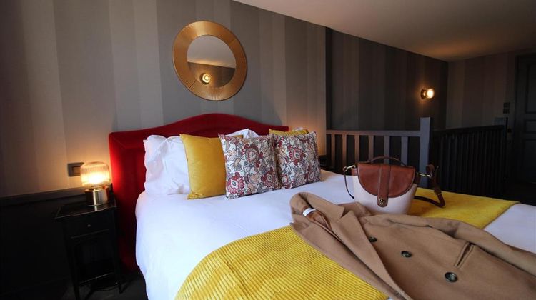 Alexandra Hotel Room