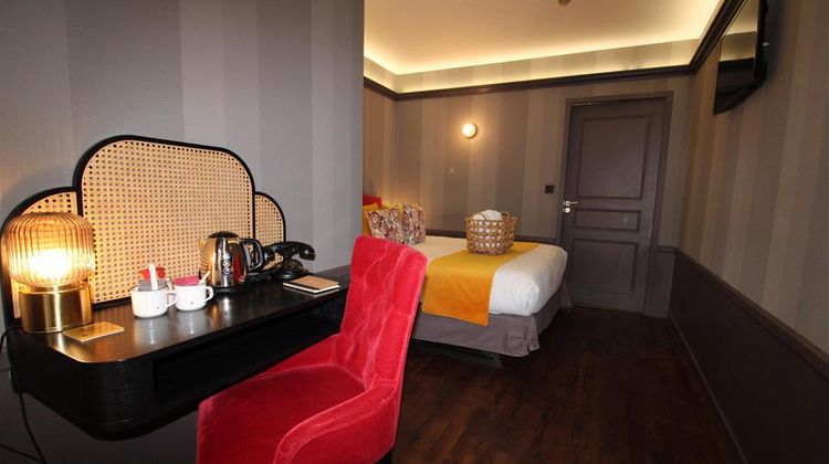 Alexandra Hotel Room
