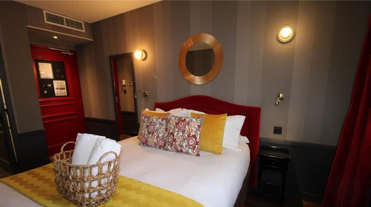 Alexandra Hotel Room