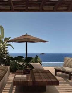 Luura Paros Cliff