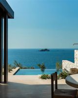 Luura Paros Cliff