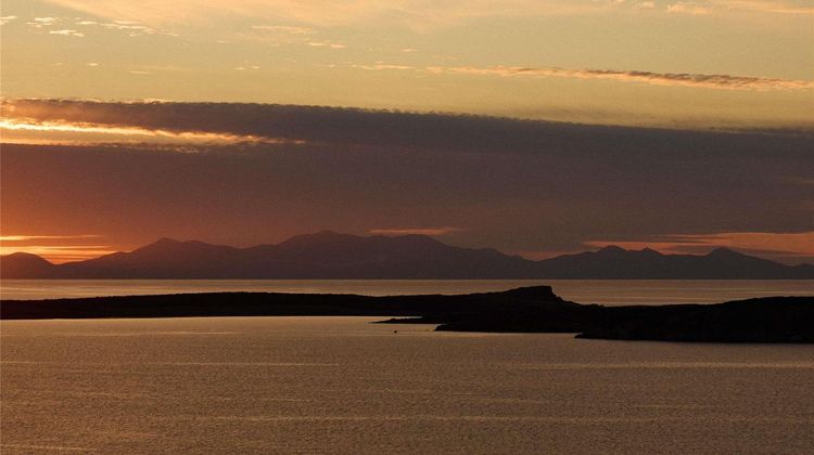 Luura Paros Cliff Meeting