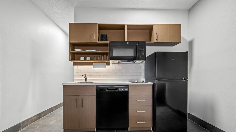 <b>MainStay Suites Decatur River City Room</b>. Images powered by <a href="https://iceportal.shijigroup.com/" title="IcePortal" target="_blank">IcePortal</a>.