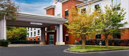 Comfort Inn & Suites Exterior