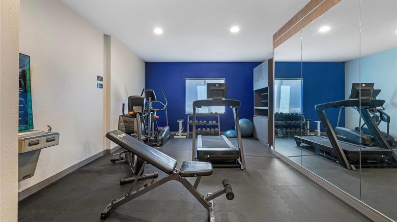 <b>Comfort Inn & Suites Health</b>. Images powered by <a href="https://iceportal.shijigroup.com/" title="IcePortal" target="_blank">IcePortal</a>.