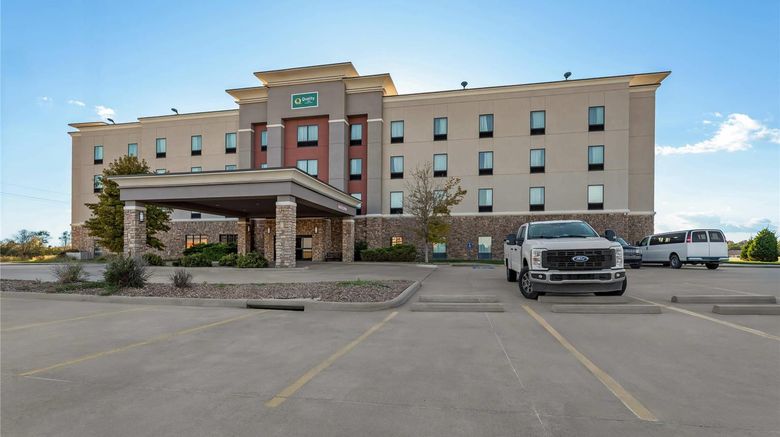 <b>Quality Inn Pratt Exterior</b>. Images powered by <a href="https://iceportal.shijigroup.com/" title="IcePortal" target="_blank">IcePortal</a>.