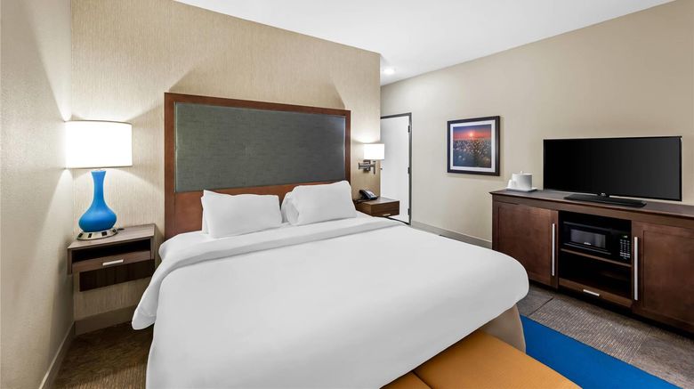<b>Quality Inn Pratt Room</b>. Images powered by <a href="https://iceportal.shijigroup.com/" title="IcePortal" target="_blank">IcePortal</a>.