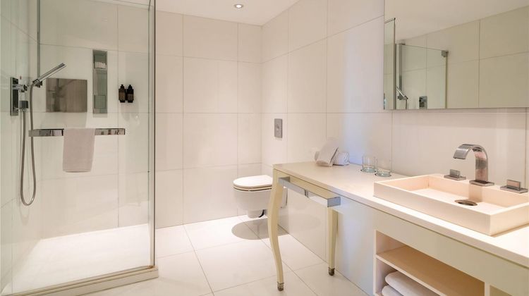 UR Palacio Avenida Room