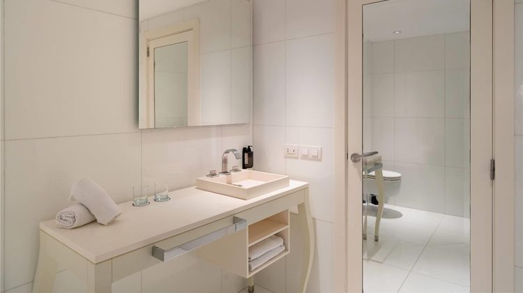 UR Palacio Avenida Room