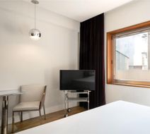UR Palacio Avenida Room