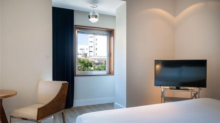UR Palacio Avenida Room