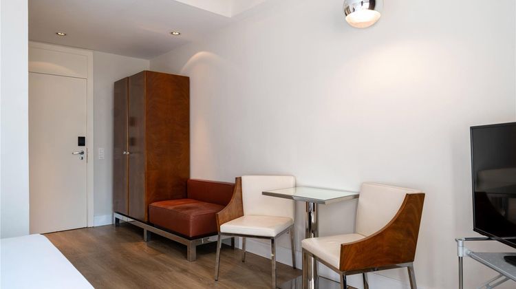 UR Palacio Avenida Room