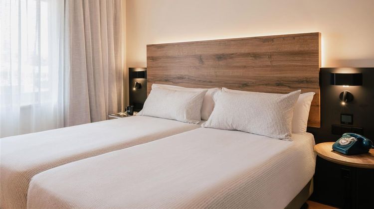 UR Palacio Avenida Room