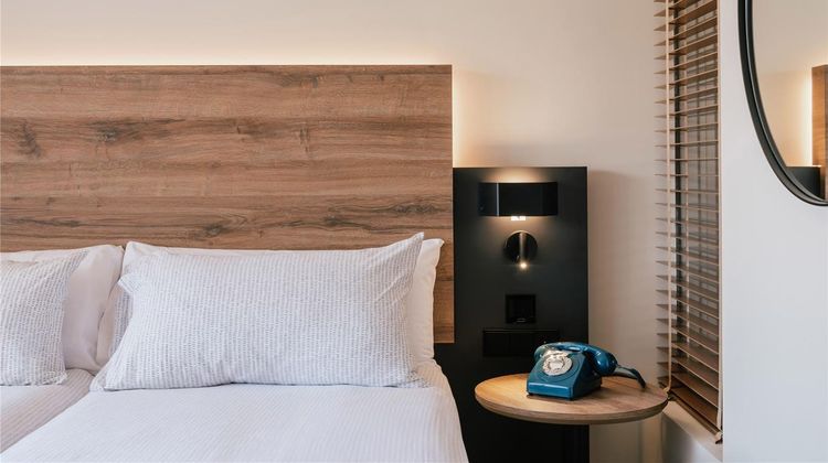 UR Palacio Avenida Room