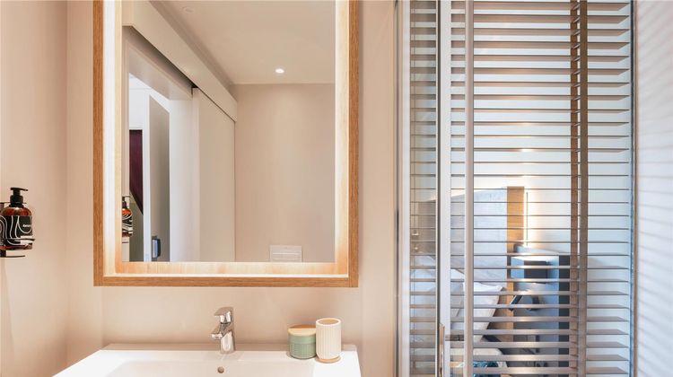 UR Palacio Avenida Room