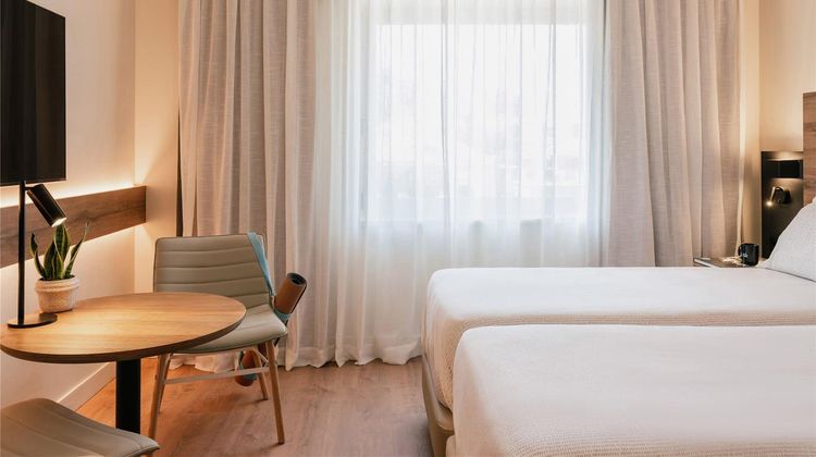 UR Palacio Avenida Room