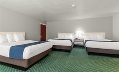 Days Inn & Suites Flagstaff