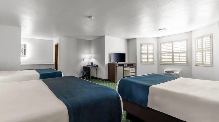 Days Inn & Suites Flagstaff Room