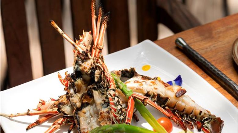<b>Reethi Beach Resort Restaurant</b>. Images powered by <a href="https://iceportal.shijigroup.com/" title="IcePortal" target="_blank">IcePortal</a>.