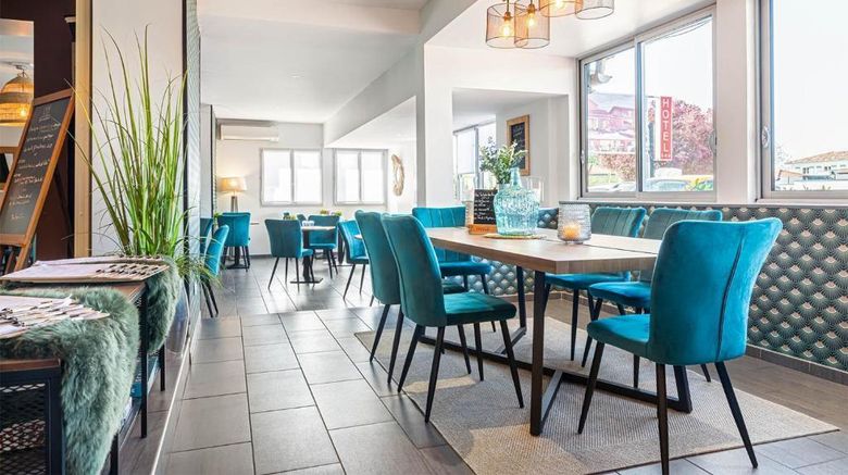 <b>Hotel Les Pierres Dorees Restaurant</b>. Images powered by <a href="https://iceportal.shijigroup.com/" title="IcePortal" target="_blank">IcePortal</a>.