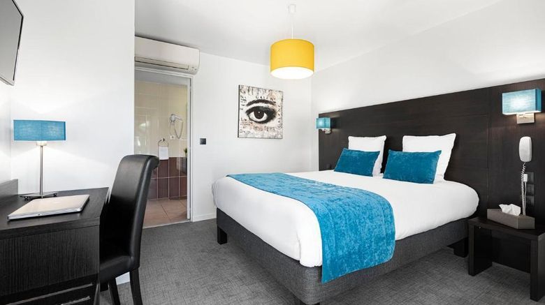 <b>Hotel Les Pierres Dorees Room</b>. Images powered by <a href="https://iceportal.shijigroup.com/" title="IcePortal" target="_blank">IcePortal</a>.