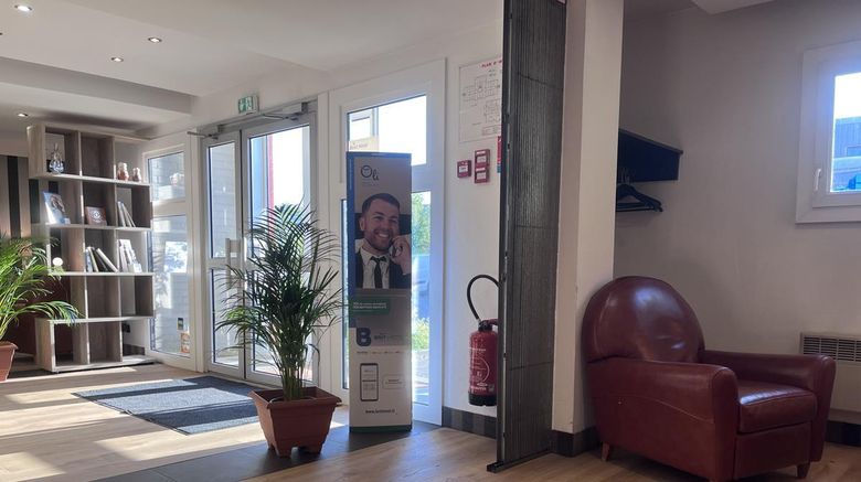 Brit Hotel Baillet in France Lobby. Images powered by <a href="https://iceportal.shijigroup.com" target="_blank" rel="noopener">Ice Portal</a>.