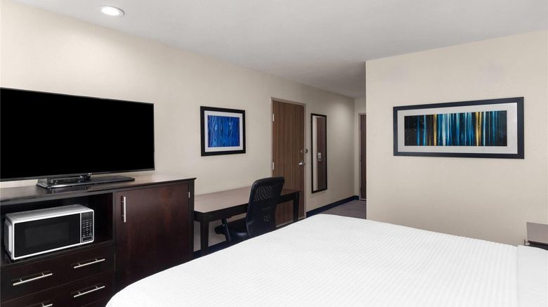 <b>Baymont by Wyndham Iowa Lake Charles Room</b>. Images powered by <a href="https://iceportal.shijigroup.com/" title="IcePortal" target="_blank">IcePortal</a>.