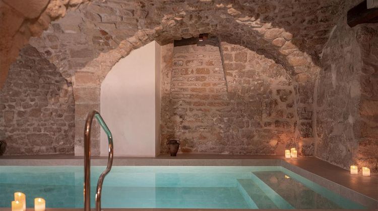 Madeleine de Senlis Pool
