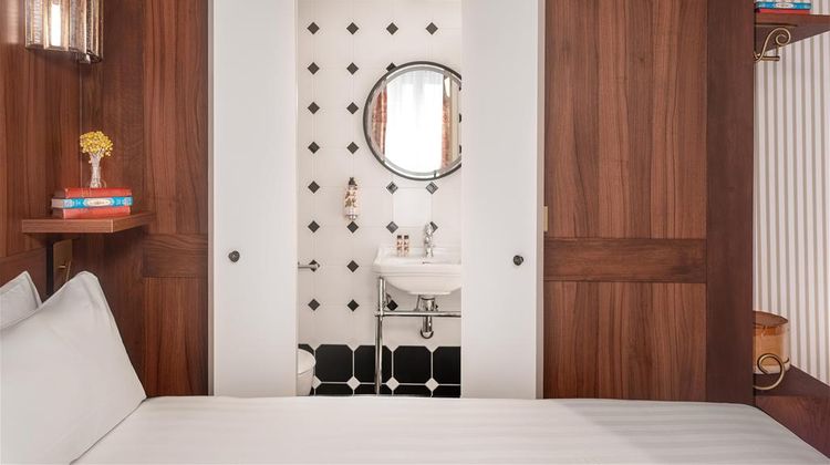 Madeleine de Senlis Room