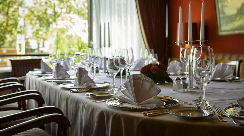 <b>Insel-Hotel Helbronn Ballroom</b>. Images powered by <a href="https://iceportal.shijigroup.com/" title="IcePortal" target="_blank">IcePortal</a>.