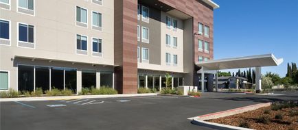La Quinta Inn & Suites by Wyndham Tracy Exterior