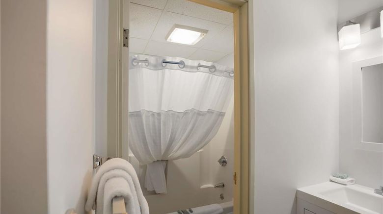 <b>SureStay by Best Western Presque Isle Room</b>. Images powered by <a href="https://iceportal.shijigroup.com/" title="IcePortal" target="_blank">IcePortal</a>.