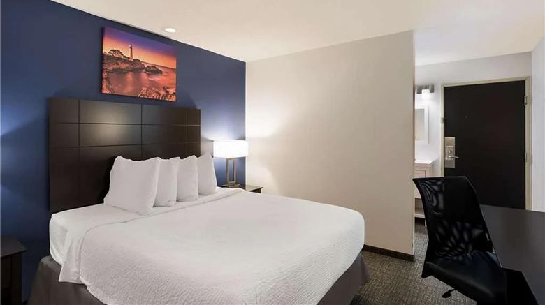 <b>SureStay by Best Western Presque Isle Room</b>. Images powered by <a href="https://iceportal.shijigroup.com/" title="IcePortal" target="_blank">IcePortal</a>.