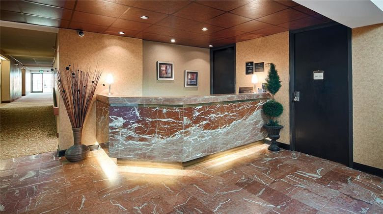 <b>SureStay by Best Western Charlotte Matth Lobby</b>. Images powered by <a href="https://iceportal.shijigroup.com/" title="IcePortal" target="_blank">IcePortal</a>.