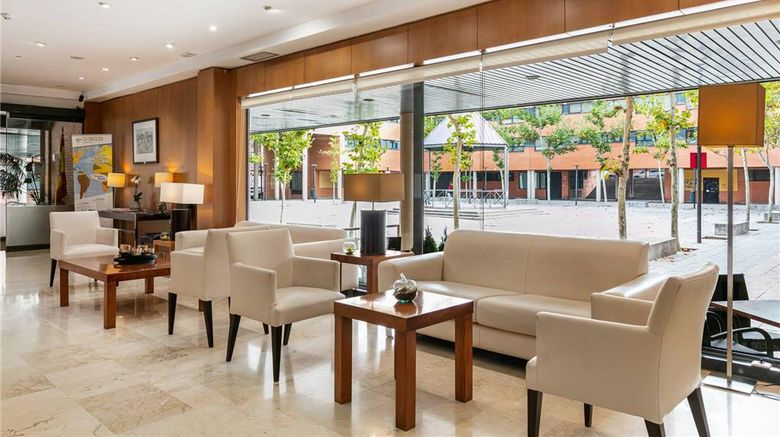 <b>Sercotel Los Reyes Lobby</b>. Images powered by <a href="https://iceportal.shijigroup.com/" title="IcePortal" target="_blank">IcePortal</a>.