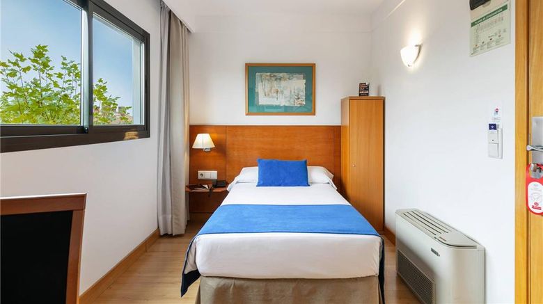 <b>Sercotel Los Reyes Room</b>. Images powered by <a href="https://iceportal.shijigroup.com/" title="IcePortal" target="_blank">IcePortal</a>.