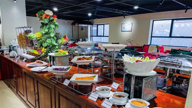 <b>Ramada by Wyndham Phnom Penh Central Restaurant</b>. Images powered by <a href="https://iceportal.shijigroup.com/" title="IcePortal" target="_blank">IcePortal</a>.
