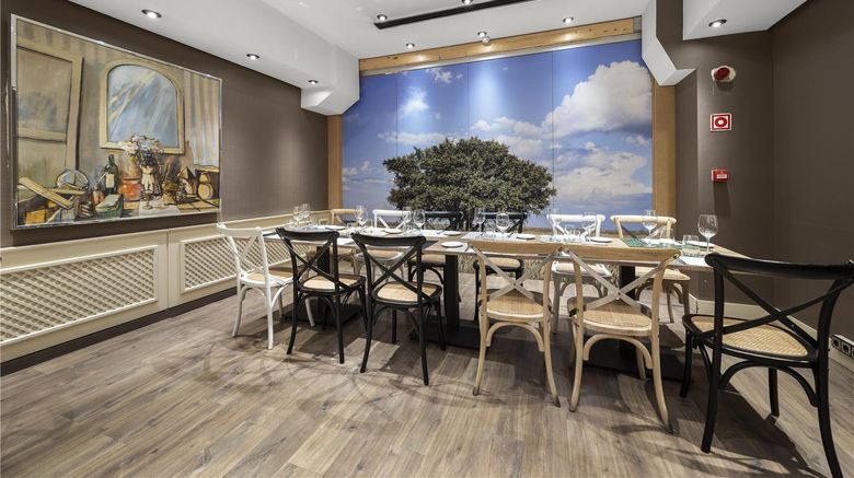 <b>Zentral Parque Hotel Restaurant</b>. Images powered by <a href="https://iceportal.shijigroup.com/" title="IcePortal" target="_blank">IcePortal</a>.