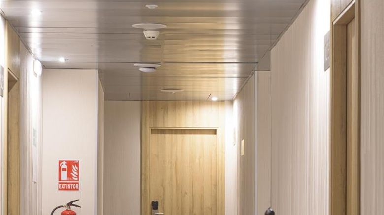 <b>Hotel Mayoral Room</b>. Images powered by <a href="https://iceportal.shijigroup.com/" title="IcePortal" target="_blank">IcePortal</a>.