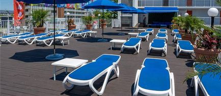 Spinnaker Motel Exterior