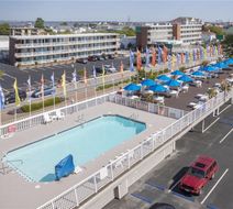 Spinnaker Motel Exterior
