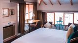 Selina Plaza de Armas Cusco Room